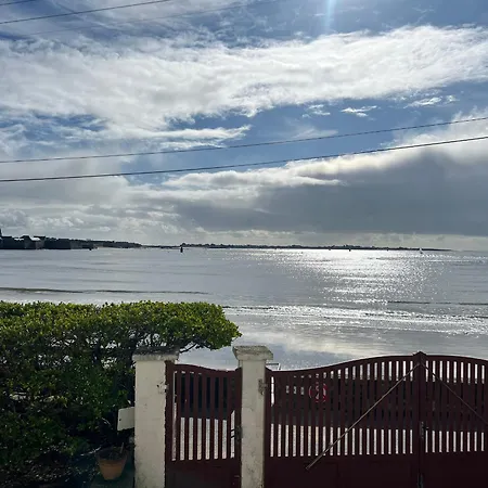 Maison Familiale En Front De A - 9 Couchages, Proche Du Centre Et Du Casino - Fr-1-349-223 Hébergement de vacances Larmor-Plage